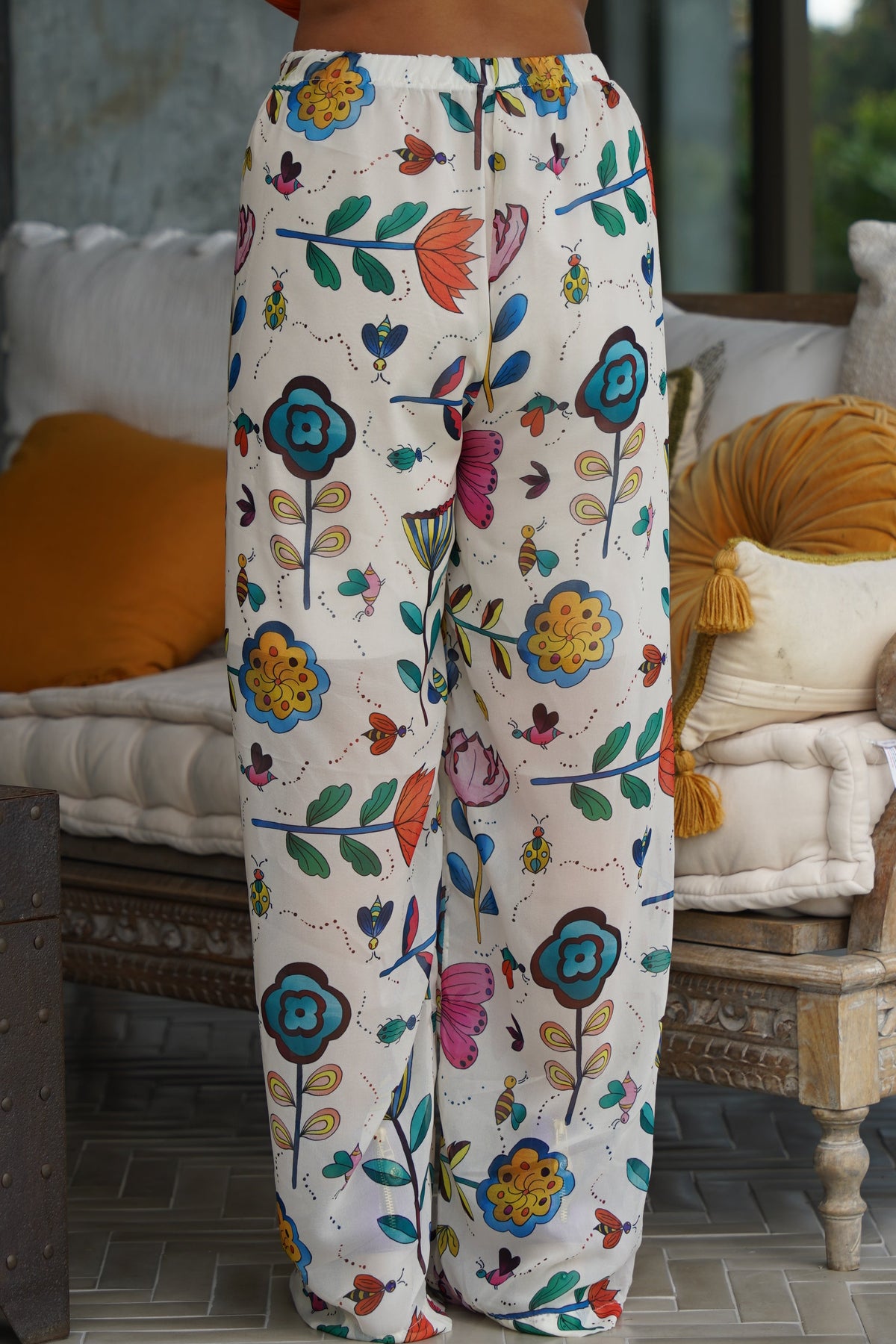 PANTALON BEIGE FLORES