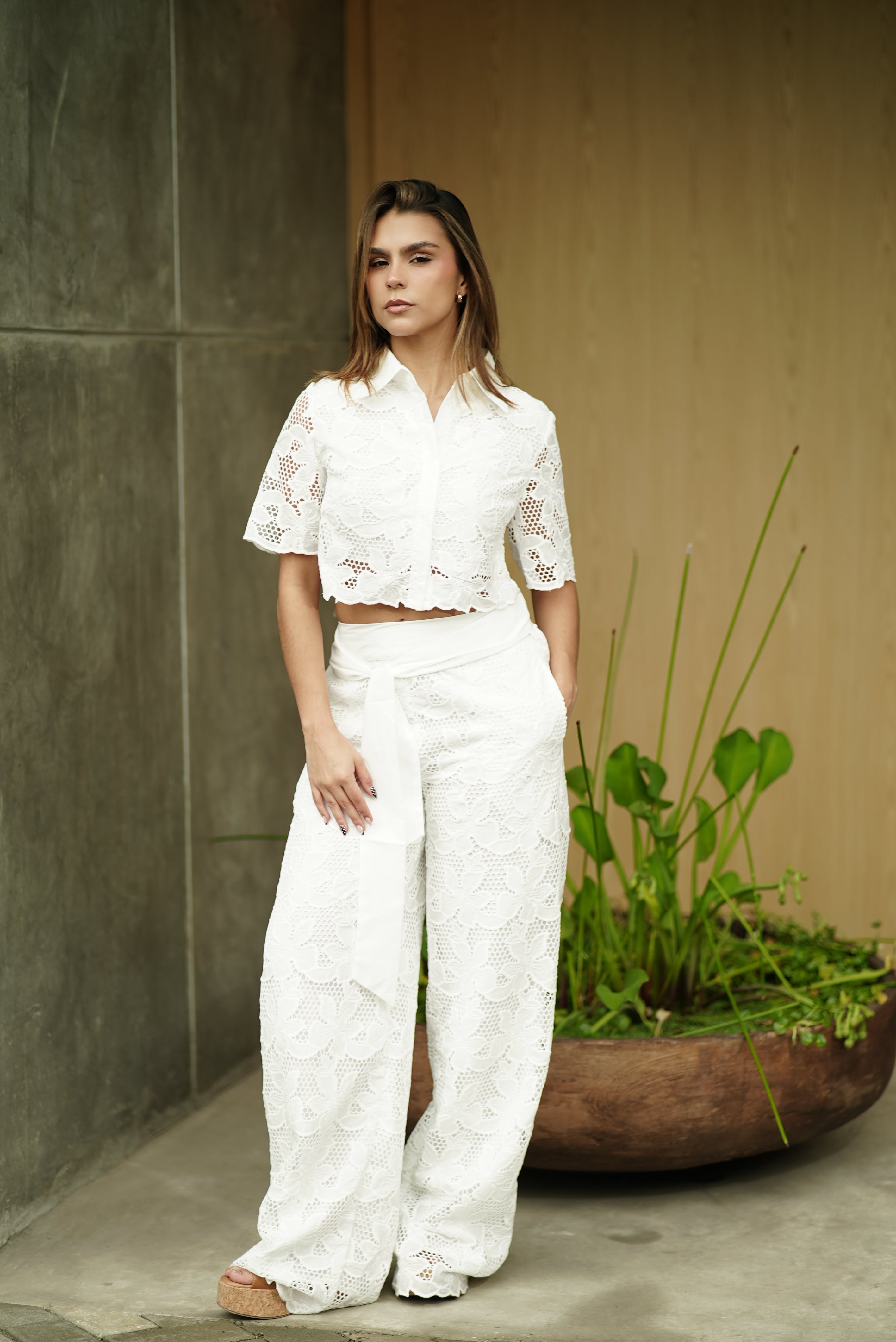 CONJUNTO HOJA ROTA BLANCO FLORES