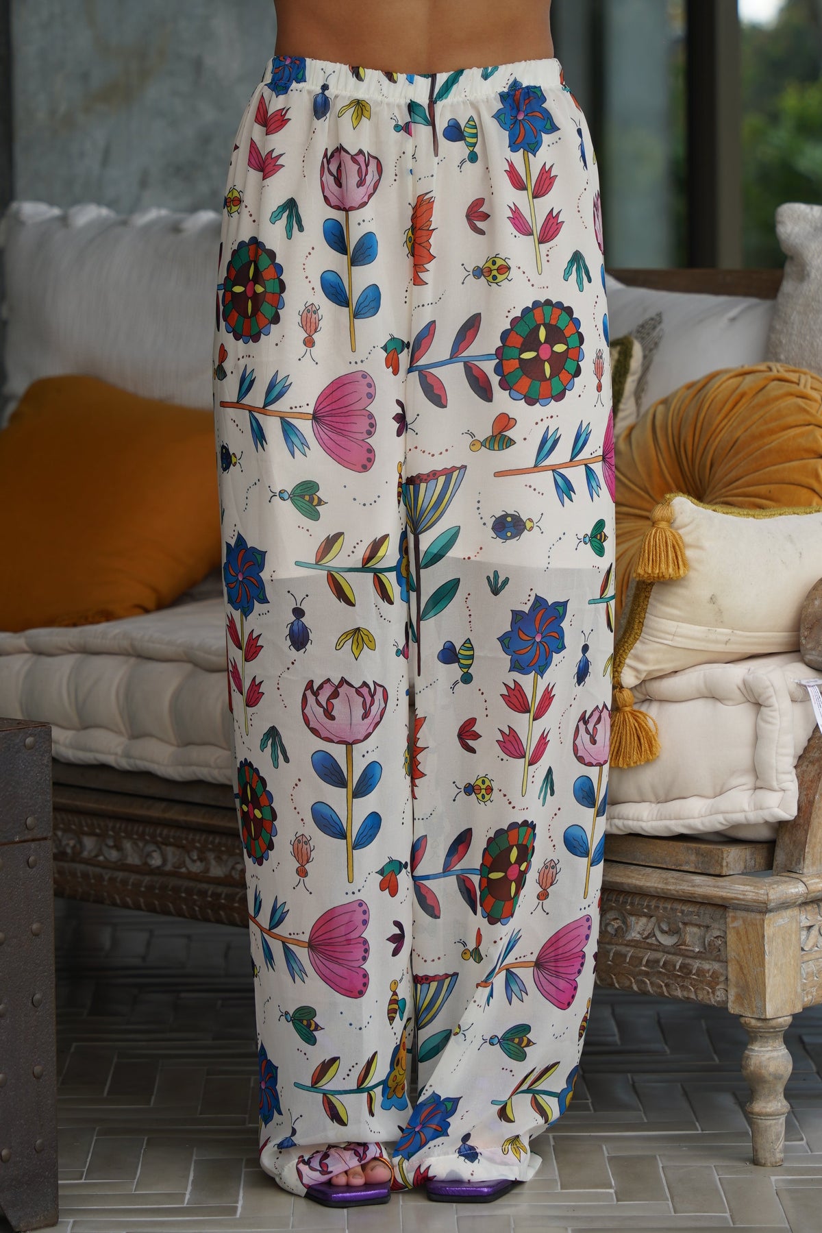PANTALON BEIGE FLORES