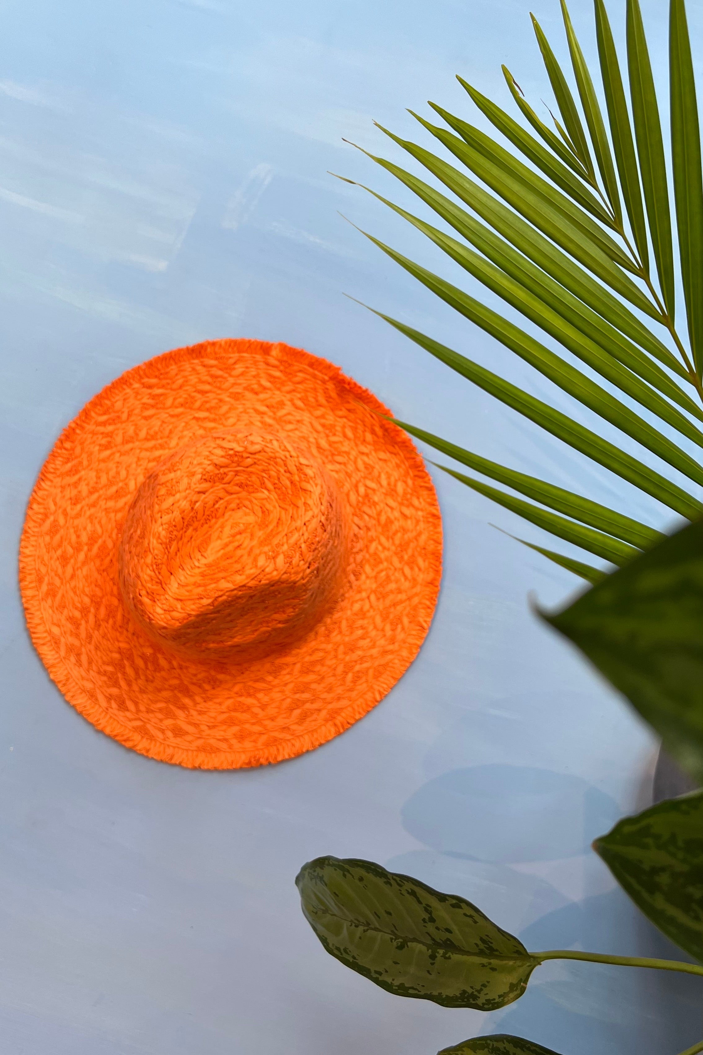 SOMBRERO NARANJA Y LILA