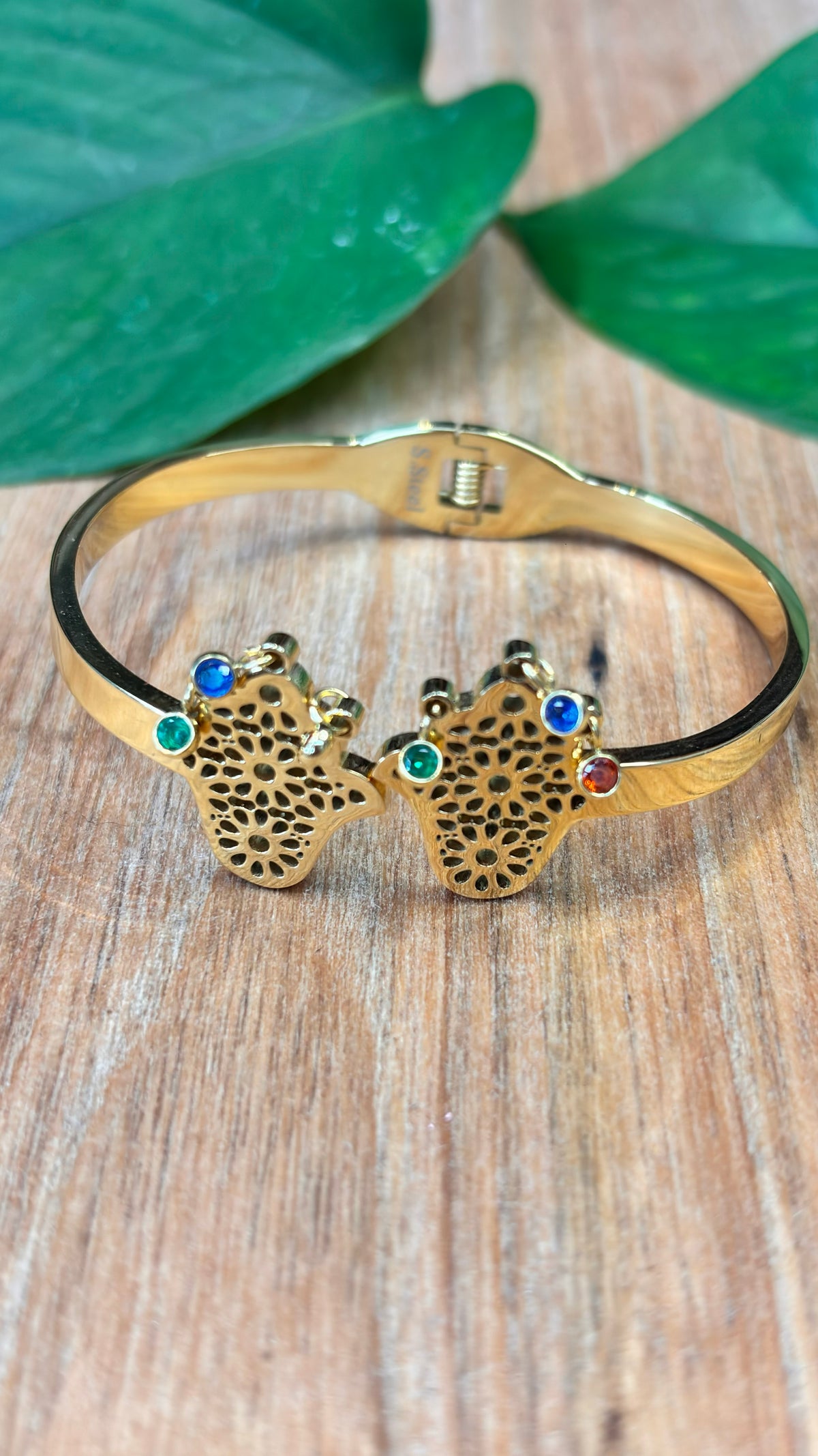BRAZALETES DORADOS