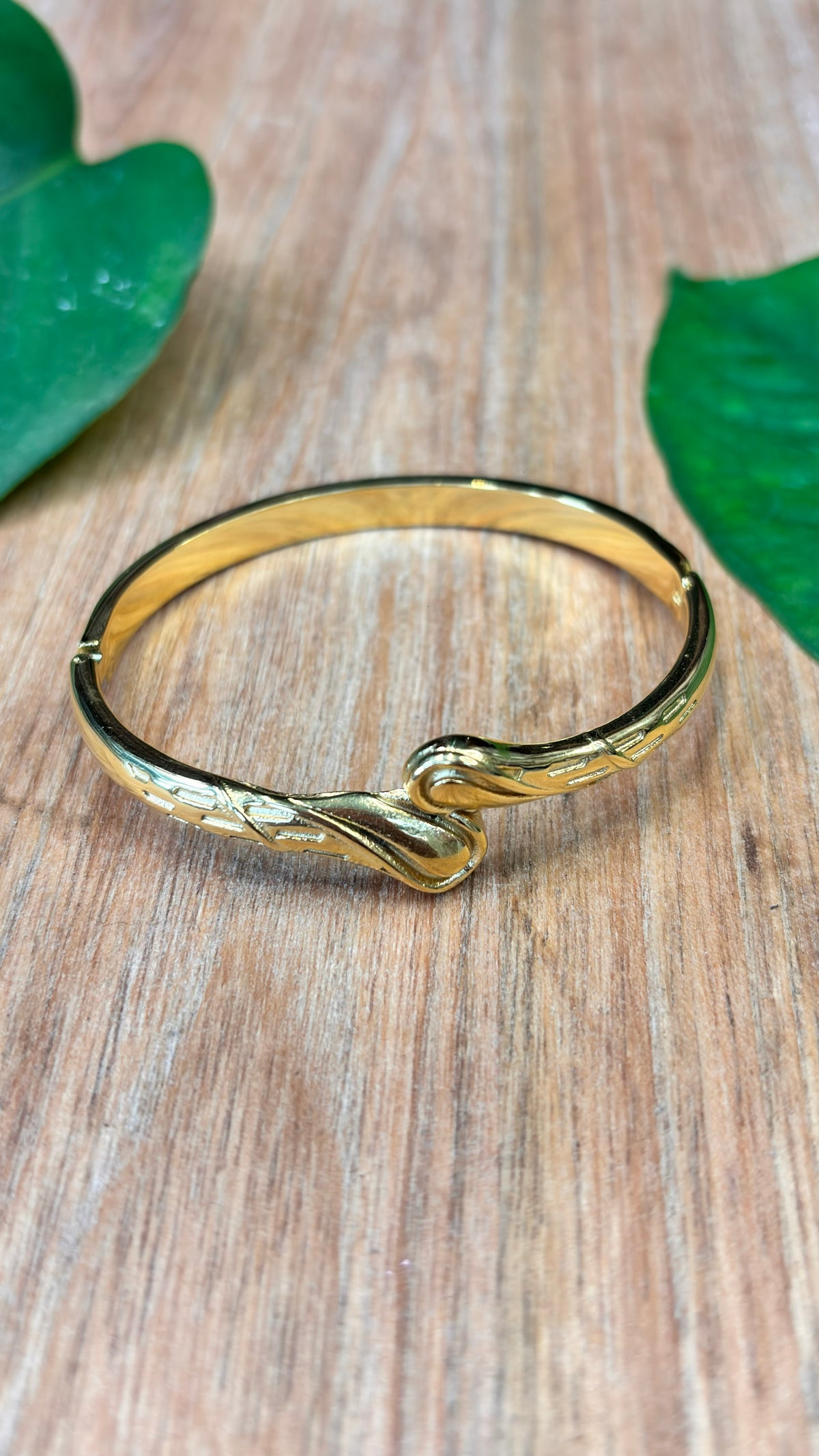 BRAZALETES DORADOS