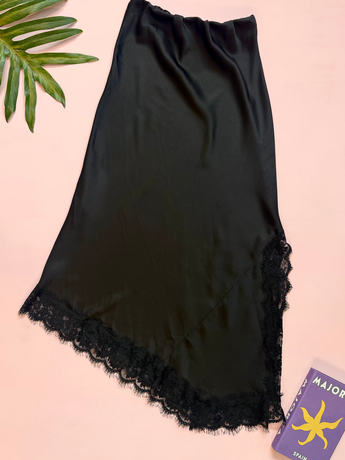 FALDA SATEN DENTELLE