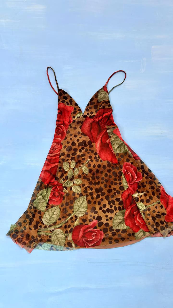 VESTIDO MESH FLORES CORTO