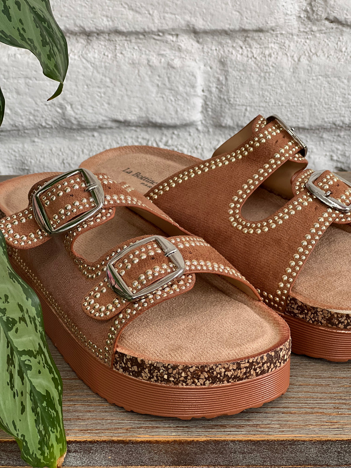 SANDALIAS CAMEL TACHES