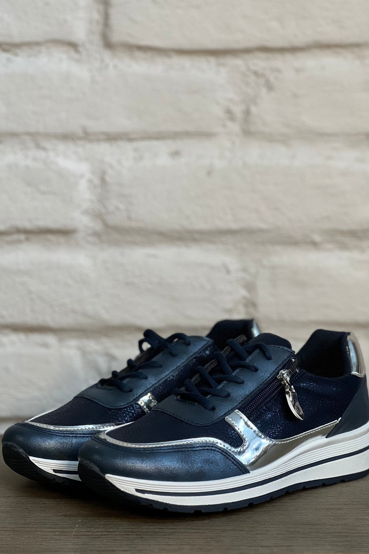 TENIS AZUL PLATA