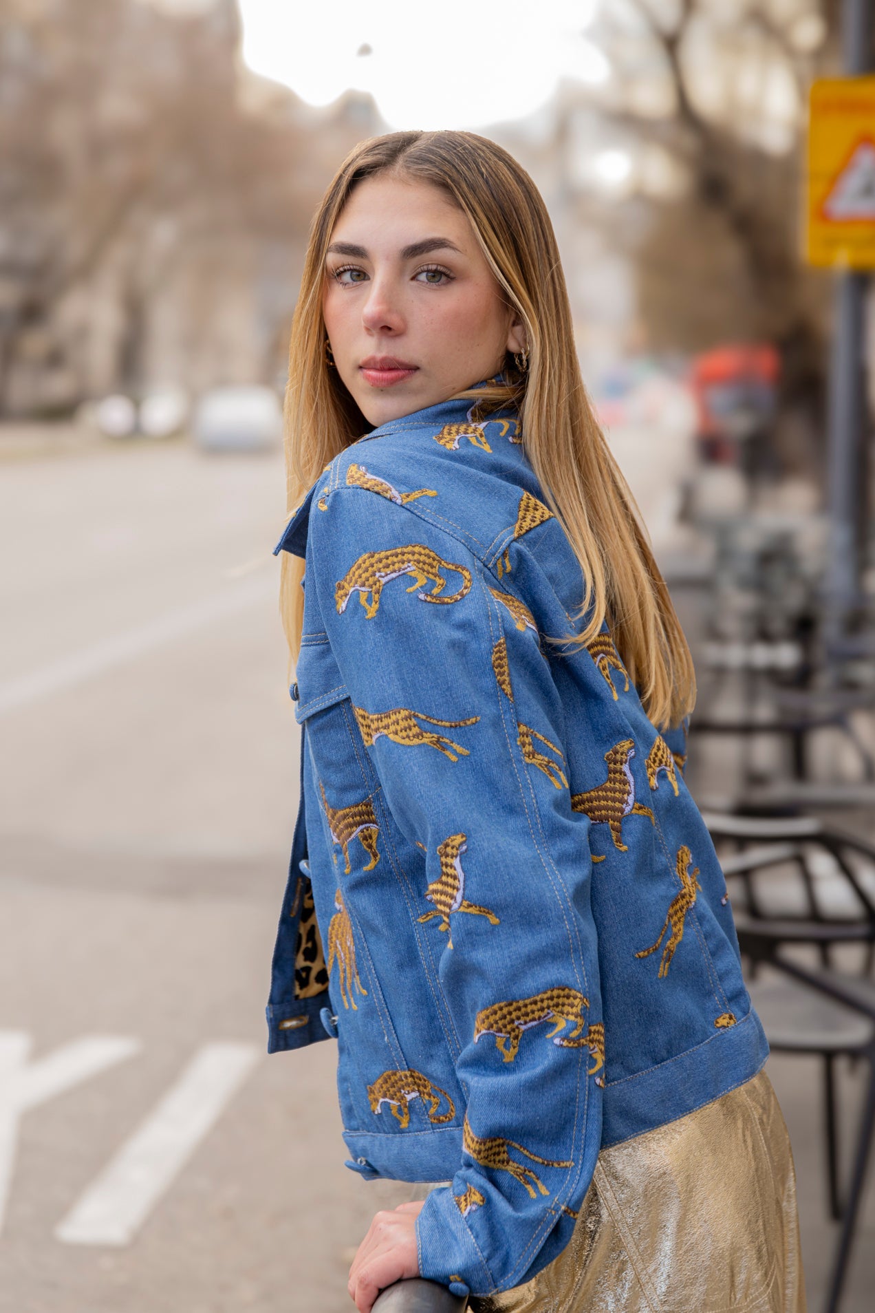 CHAQUETA INDIGO LEOPARD BORDADA