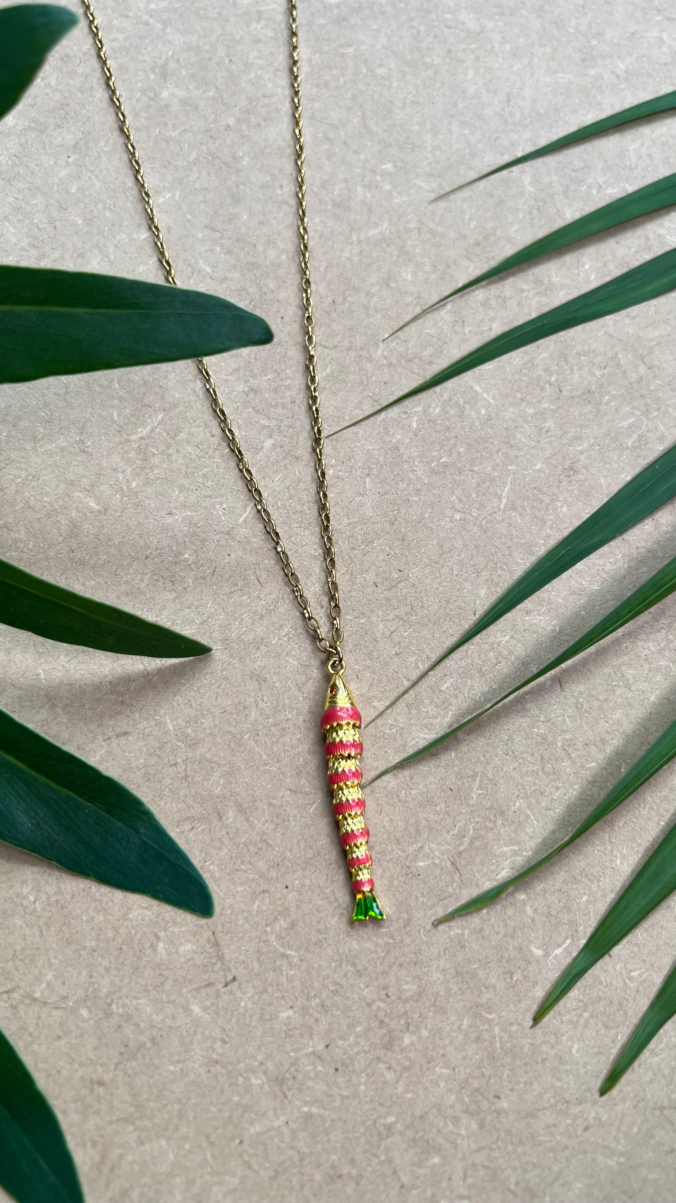 COLLAR LARGO