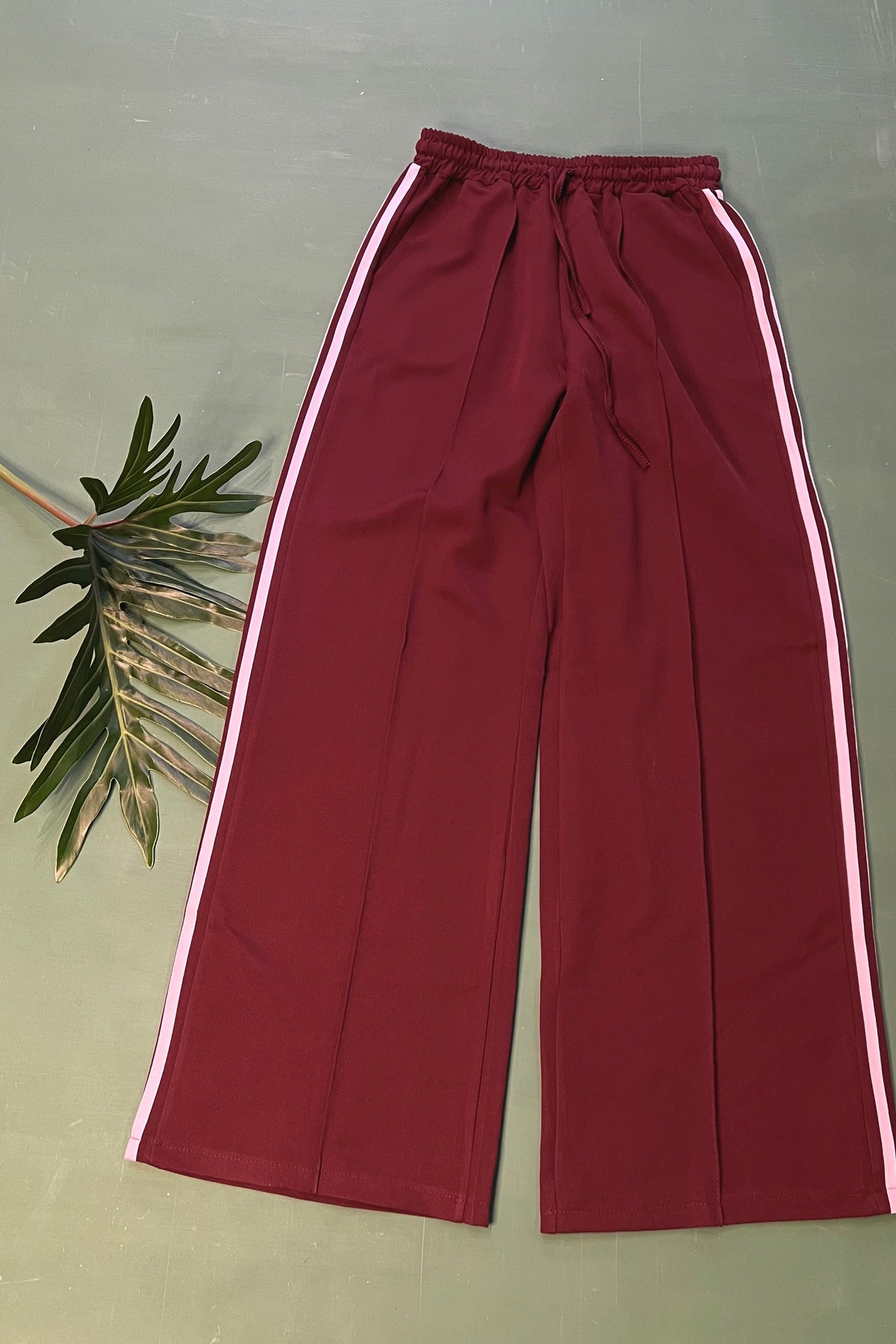 PANTALON SUDADERA VINOTINTO RAYAS
