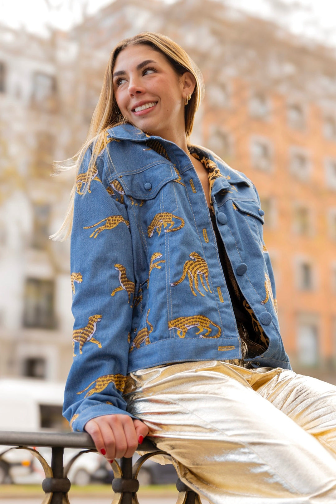 CHAQUETA INDIGO LEOPARD BORDADA