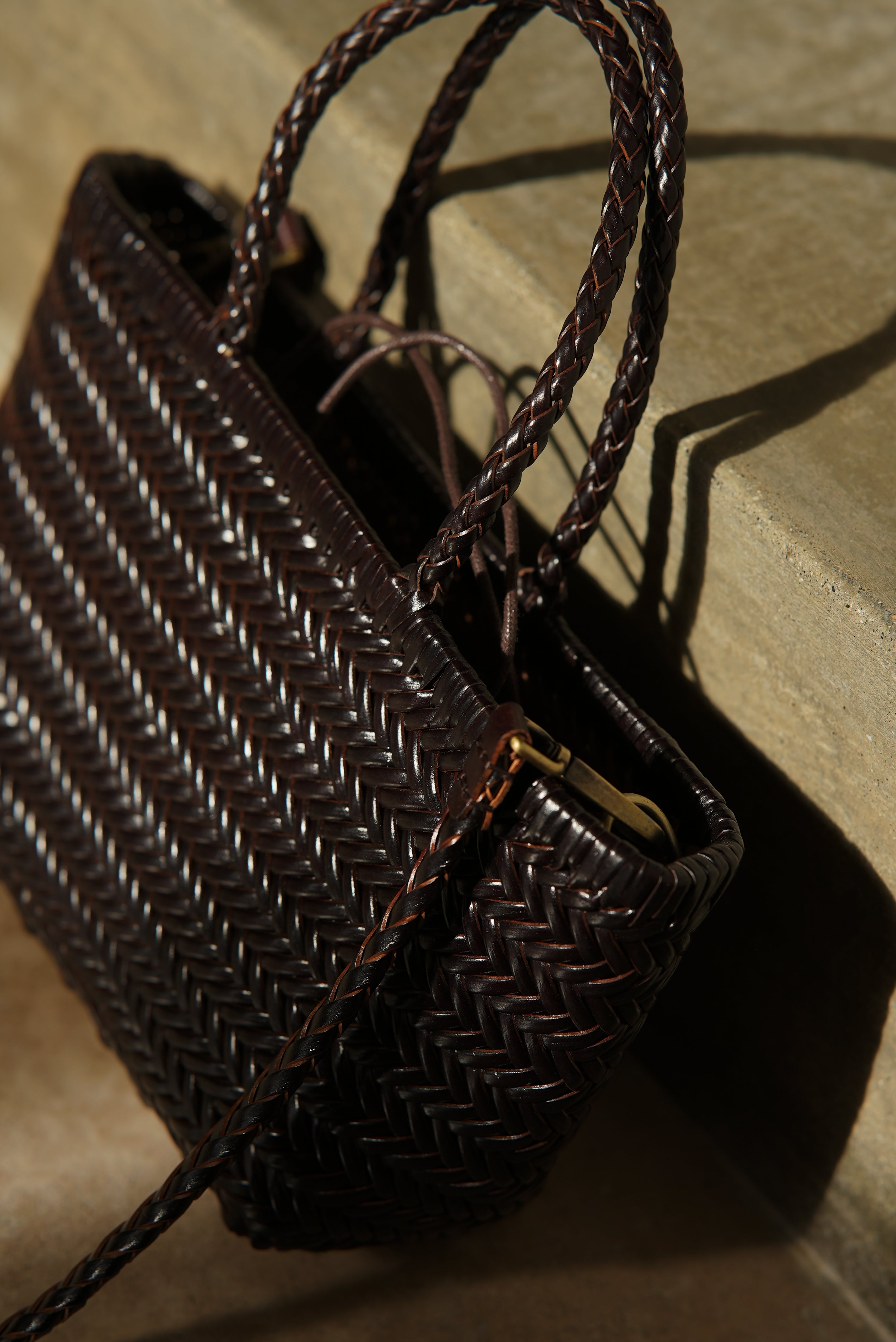 BOLSO TRENZADO BANDOLERA MARRON